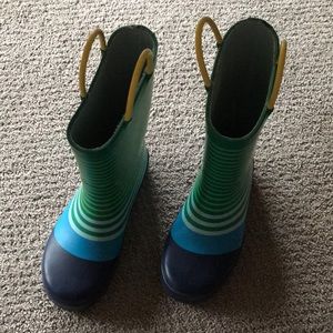 ☔️Rain boots for toddlers size 12!